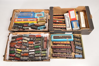 Lot 265 - Hornby Dapol Airfix  wagons and coaches with a RSO Locomotive 00 gauge (95)