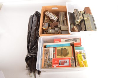 Lot 271 - Peco Hammant and many other 00 gauge Track Buildings and Rolling Stock kits (qty in 3 boxes)