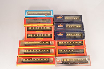Lot 275 - Hornby Lima Bachmann 00 gauge Railcar and coaches in original boxes (13)