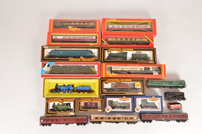 Lot 279 - Hornby Bachmann and other  Locomotives and rolling stock 00 gauge (20)