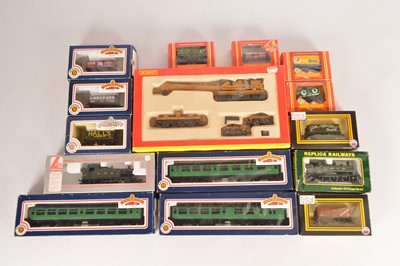 Lot 286 - Lima Replica Bachmann Hornby Locomotives Coaches and wagons in original boxes 00 gauge (15)