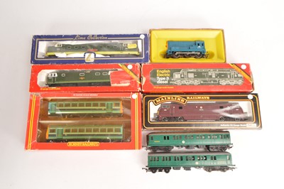 Lot 287 - Lima Hornby Mainline Tri-ang Diesel Locomotives and Multiple Units in original boxes 00 gauge (7)