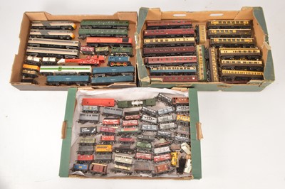 Lot 361 - Hornby Lima and other Multiple Units Coaches and freight wagons 00 gauge (86)