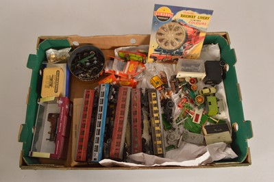 Lot 362 - Oxford and other Assorted Rolling stock kits and accessories 009/H0/00 gauges (qty in 1 box)