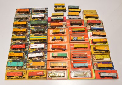Lot 379 - American HO Postwar and Later Mainly Kitbuilt Reefers (45+)