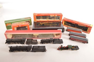 Lot 384 - Rivarossi Bachmann and other US H0 gauge Locomotives and rolling stock (11)