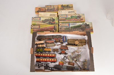 Lot 395 - Marklin H0 Gauge 3-Rail Streamline SK800 Locomotive and Accessories Trix  and Hornby-Dublo 00 Gauge Rolling Stock BEC Loco kitbuilt Tank engines and boxed Kitmaster 00 Gauge kitbuilt Locos and (qty)