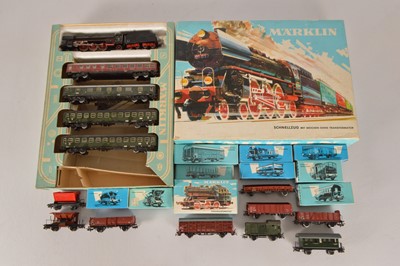 Lot 408 - Marklin H0 gauge 2-rail stud contact Express set with extra Locomotives and rolling stock (11)