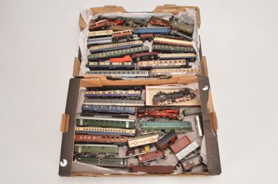 Lot 412 - Fleischmann Gutzold Liliput and other H0 gauge Locomotives and rolling stock mostly incomplete or damaged (30+)