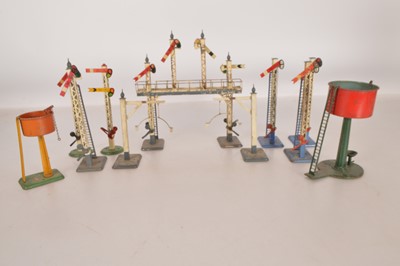 Lot 504 - Hornby 0 Gauge Pre-war Railway accessories (11)