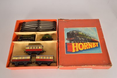 Lot 527 - Hornby 0 Gauge Post war No.51 Passenger set