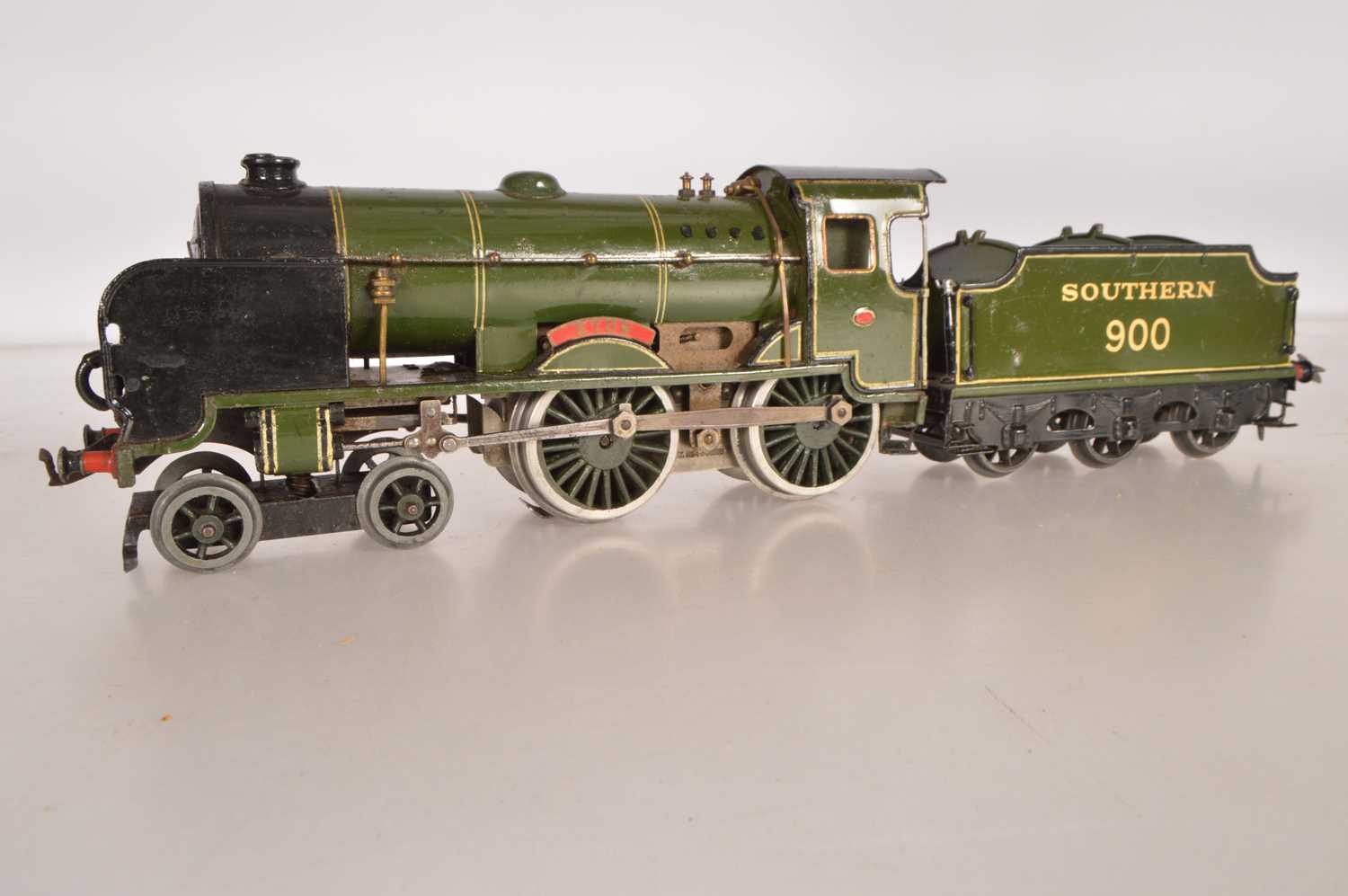 Lot 547 - Hornby 0 Gauge E420 SR "Eton" Schools Class 3-Rail Electric 4-4-0 Locomotive & Tender