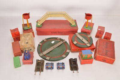 Lot 577 - Hornby 0 Gauge mixed group of Railway accessories (22)