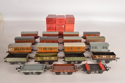 Lot 594 - Hornby 0 Gauge Mixed Group of passenger & goods rolling stock (28)