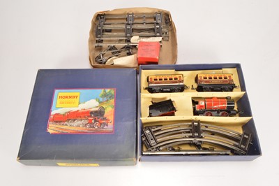 Lot 600 - Hornby 0 Gauge M1 Clockwork Passenger Train Set & Track
