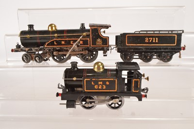 Lot 621 - Early Hornby O Gauge clockwork LNER and LMS black Locomotives and Tender (4 inc key)