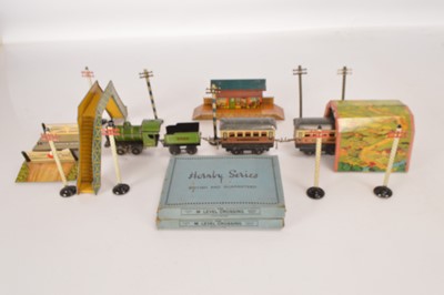Lot 622 - An early Hornby O Gauge clockwork M1 Train and accessories (qty)