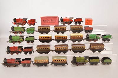 Lot 631 - Hornby O Gauge M1-series clockwork Trains and No 0 Coaches (31)