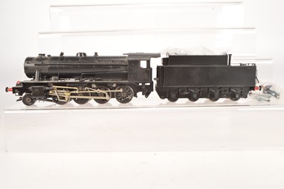 Lot 652 - A kit-built O Gauge 'WD' Austerity 2-8-0 Locomotive and Tender (2)