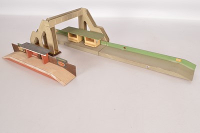 Lot 700 - Hailey Models or similar & Marklin 0 Gauge Stations & Footbridge (3)