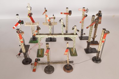 Lot 709 - Assorted vintage Signals for O Gauge and larger (qty)