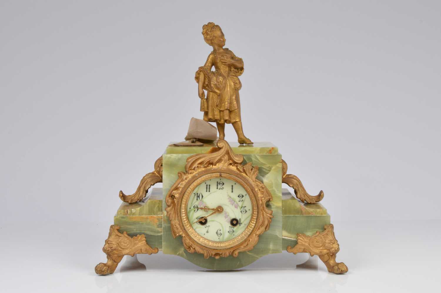 Lot 7 - An Art Deco period French mantle clock