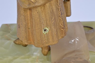 Lot 7 - An Art Deco period French mantle clock