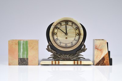 Lot 9 - An Art Deco mantle clock