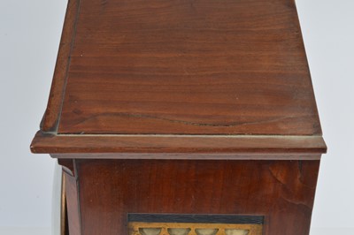 Lot 20 - A mahogany cased bracket clock