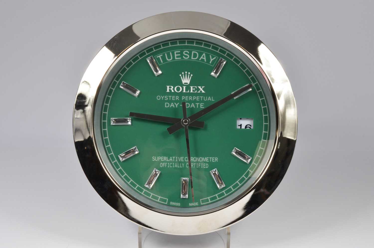 Lot 27 - A modern Watch Dealership style wall clock