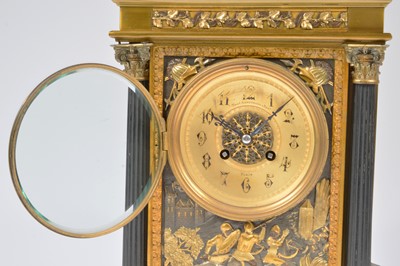 Lot 51 - A 20th century attractive mantle clock