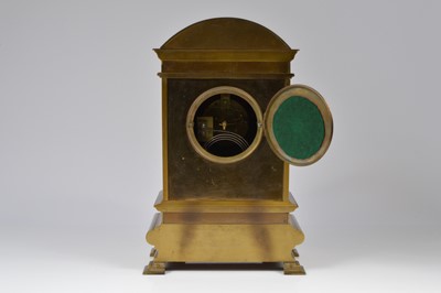 Lot 51 - A 20th century attractive mantle clock