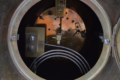 Lot 51 - A 20th century attractive mantle clock