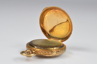 Lot 74 - A small early 20th century 18ct gold lady's pocket watch