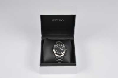 Lot 119 - A modern Seiko Solar stainless steel wristwatch