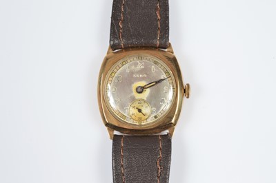 Lot 154 - A vintage Aero manual wind mid-sized 9ct gold cased wristwatch head