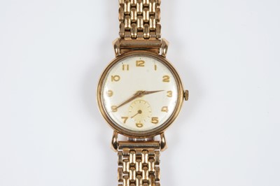 Lot 156 - A 1960s manual wind 9ct gold cased wristwatch head