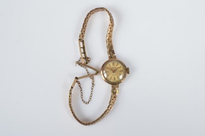 Lot 186 - A 1960s Majex manual wind 9ct gold lady's wristwatch