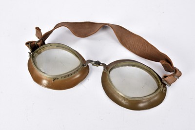 Lot 19 - A pair of WWII German Luftwaffe Flying Goggles