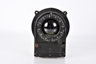 Lot 26 - A WWII Japanese Air Force Type 92 Aircraft Compass