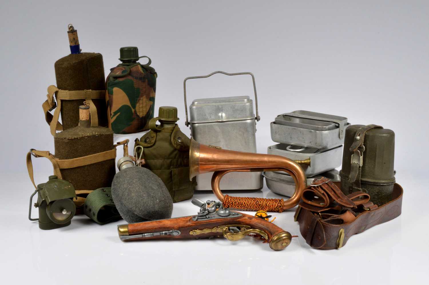 Lot 57 - A collection of military items