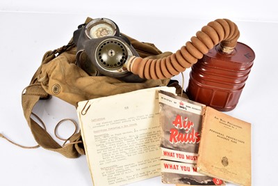 Lot 79 - A WWII British Mk V General Service Respirator