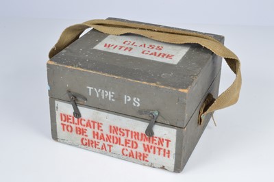 Lot 121 - A vintage Royal Air Force Type P8 aircraft compass
