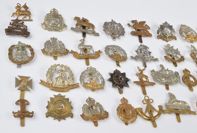 Lot 142 - A collection of British Cap Badges