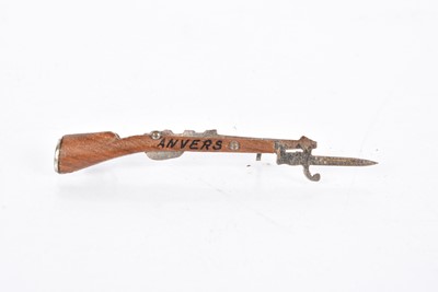 Lot 145 - A WWII 'Anvers' Brooch