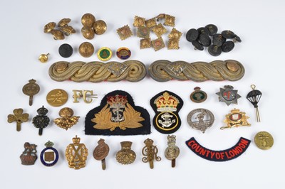Lot 149 - An assortment of various items