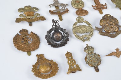 Lot 150 - A collection of British Cap Badges