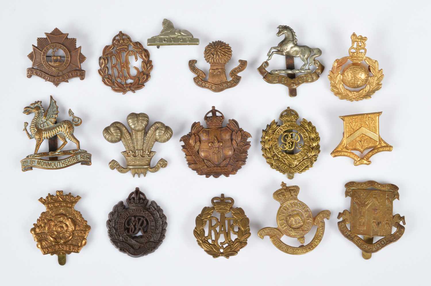 Lot 152 - An assortment of Cap Badges