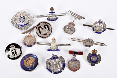 Lot 163 - A collection of silver sweetheart brooches