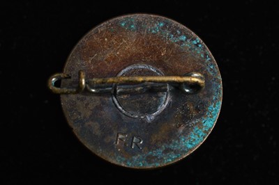 Lot 178 - A Heim ins Reich enamel badge
